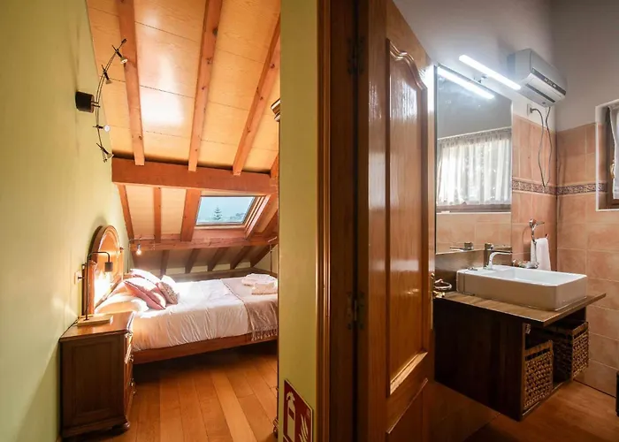 La Encina De - Terraza, Vistas Y Llanes *