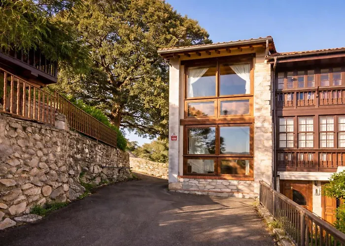 La Encina De - Terraza, Vistas Y Llanes *