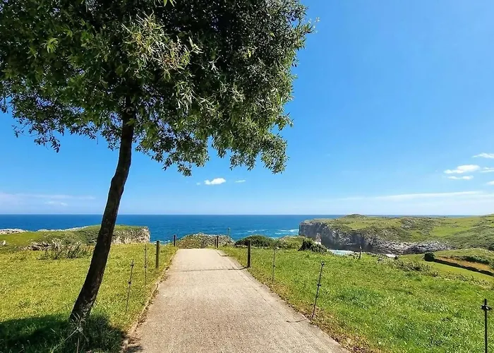 La Encina De - Terraza, Vistas Y Llanes Habitación en casa particular *
